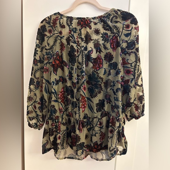 Translucent Flower Top - Picture 4 of 4